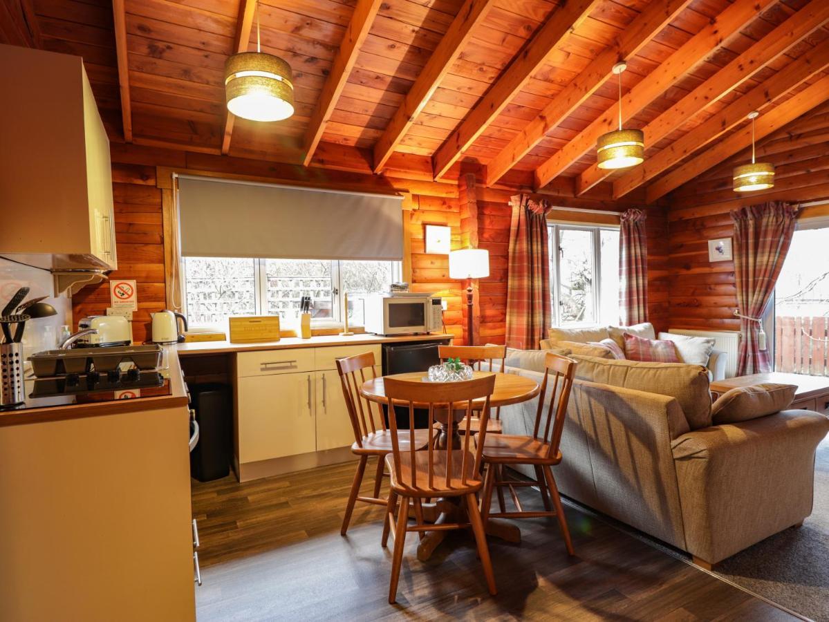 Spruce Lodge Strathpeffer Esterno foto