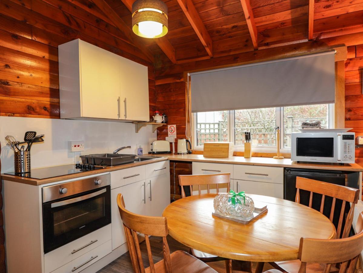 Spruce Lodge Strathpeffer Esterno foto